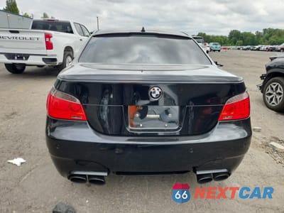Zdjęcie 6 z 12 samochodu: 2010 BMW M5 VIN:WBSNB9C50AC043256 - miniatura