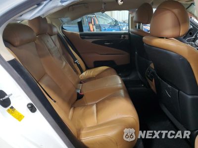 Zdjęcie 10 z 15 samochodu: 2013 LEXUS LS 460 VIN:JTHCL5EF7D5018002 - miniatura