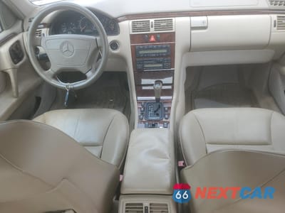 Zdjęcie 8 z 12 samochodu: 1998 MERCEDES-BENZ E 320 VIN:WDBJF65F8WA709750 - miniatura