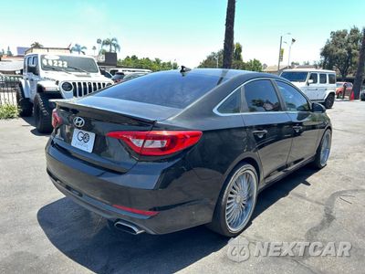 Czwarte zdjęcie samochodu z boku: 2017 HYUNDAI SONATA SE VIN:5NPE24AF9HH475302 - miniatura