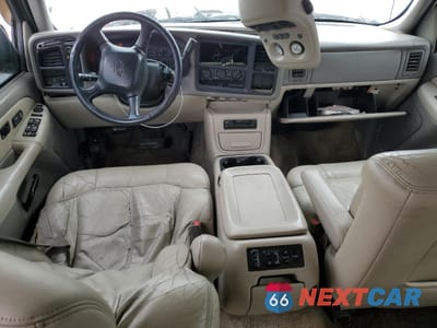 Zdjęcie 8 z 16 samochodu: 2002 CHEVROLET SUBURBAN K2500 VIN:3GNGK26GX2G132763 - miniatura