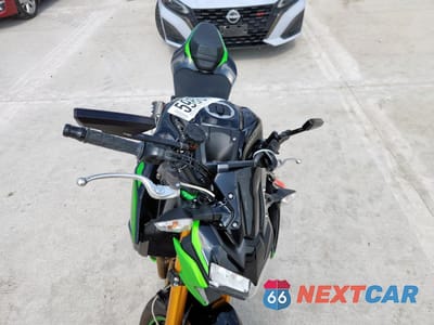 Piąte zdjęcie samochodu w środku: 2024 KAWASAKI ZR900 M VIN:ML5ZRDM11RDA72089 - miniatura
