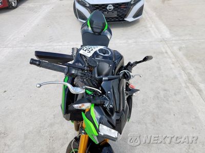 Piąte zdjęcie samochodu w środku: 2024 KAWASAKI ZR900 M VIN:ML5ZRDM11RDA72089 - miniatura
