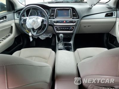 Zdjęcie 8 z 15 samochodu: 2018 HYUNDAI SONATA SPORT VIN:5NPE34AF8JH688633 - miniatura