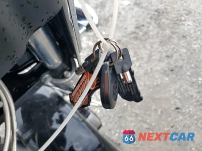 Zdjęcie 8 z 9 samochodu: 2011 HARLEY-DAVIDSON FLHX VIN:1HD1KBM17BB636403 - miniatura