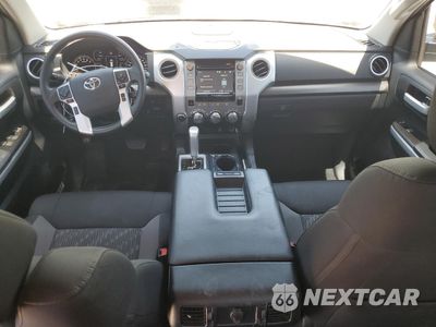 Zdjęcie 8 z 15 samochodu: 2018 TOYOTA TUNDRA CREWMAX SR5 VIN:5TFDW5F15JX775884 - miniatura