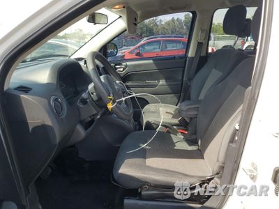 Zdjęcie 7 z 13 samochodu: 2014 JEEP COMPASS SPORT VIN:1C4NJCBA6ED594426 - miniatura