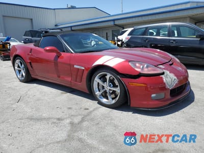 Czwarte zdjęcie samochodu z boku: 2010 CHEVROLET CORVETTE GRAND SPORT VIN:1G1YS3DW1A5103387 - miniatura