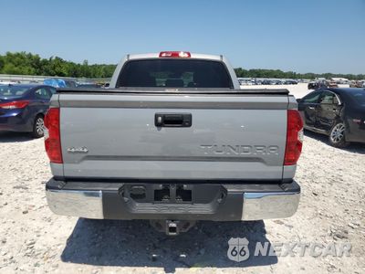 Zdjęcie 6 z 15 samochodu: 2018 TOYOTA TUNDRA CREWMAX SR5 VIN:5TFDW5F15JX775884 - miniatura