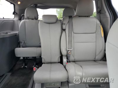 Zdjęcie 10 z 15 samochodu: 2018 TOYOTA SIENNA XLE VIN:5TDYZ3DCXJS957359 - miniatura