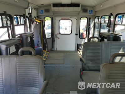 Zdjęcie 6 z 10 samochodu: 2017 FORD ECONOLINE E350 SUPER DUTY CUTAWAY VAN VIN:1FDEE3FS8HDC46084 - miniatura