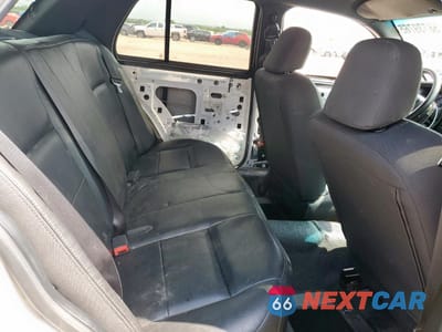 Zdjęcie 10 z 13 samochodu: 2008 FORD CROWN VICTORIA POLICE INTERCEPTOR VIN:2FAHP71V28X102341 - miniatura