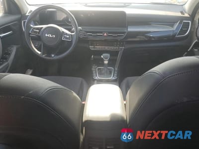 Zdjęcie 8 z 14 samochodu: 2024 KIA SELTOS S VIN:KNDEUCAAXR7557621 - miniatura