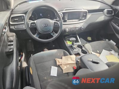 Zdjęcie 8 z 13 samochodu: 2019 KIA SORENTO L VIN:5XYPG4A34KG509709 - miniatura