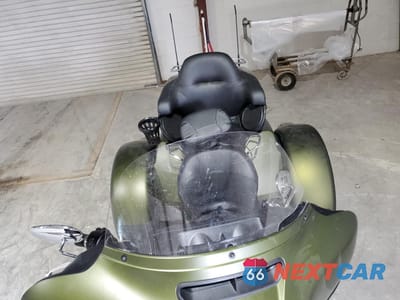 Piąte zdjęcie samochodu w środku: 2022 HARLEY-DAVIDSON FLHTCUTG VIN:1HD1MAF17NB857151 - miniatura
