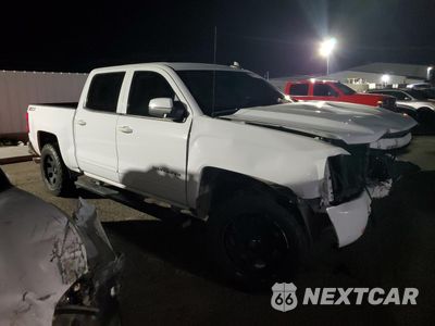 Czwarte zdjęcie samochodu z boku: 2018 CHEVROLET SILVERADO K1500 LT VIN:3GCUKREC0JG475731 - miniatura