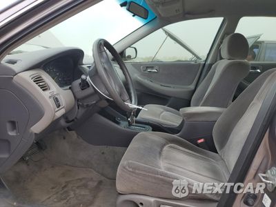 Zdjęcie 7 z 12 samochodu: 2000 HONDA ACCORD LX VIN:1HGCG1648YA000893 - miniatura