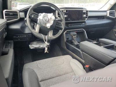 Zdjęcie 8 z 12 samochodu: 2024 TOYOTA TUNDRA CREWMAX SR VIN:5TFLA5AB0RX035701 - miniatura