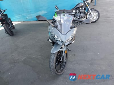 Drugie zdjęcie samochodu z przodu: 2019 KAWASAKI EX400 VIN:JKAEXKG11KDA26711 - miniatura