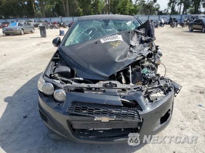 Piąte zdjęcie samochodu w środku: 2014 CHEVROLET SONIC LT VIN:1G1JC5SH0E4177491 - miniatura