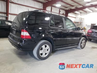 Trzecie zdjęcie samochodu z tyłu: 2005 MERCEDES-BENZ ML 350 VIN:4JGAB57E65A522030 - miniatura