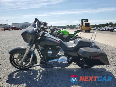 Trzecie zdjęcie samochodu z tyłu: 2016 HARLEY-DAVIDSON FLHX STREET GLIDE VIN:1HD1KBM12GB685936 - miniatura