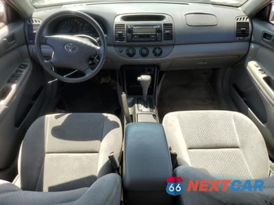 Zdjęcie 8 z 12 samochodu: 2003 TOYOTA CAMRY LE VIN:4T1BE32K23U131014 - miniatura