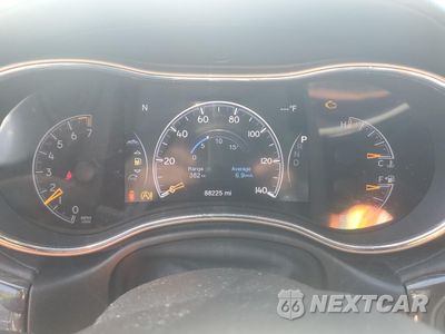 Zdjęcie 9 z 15 samochodu: 2017 JEEP GRAND CHEROKEE OVERLAND VIN:1C4RJFCG3HC684651 - miniatura