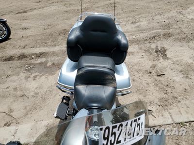 Piąte zdjęcie samochodu w środku: 2015 HARLEY-DAVIDSON FLHTK ULTRA LIMITED VIN:1HD1KEL1XFB676130 - miniatura