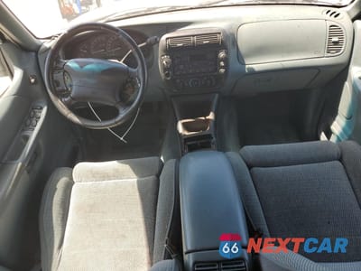 Zdjęcie 8 z 15 samochodu: 1996 FORD EXPLORER VIN:1FMDU34X1TUB84064 - miniatura