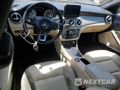 Zdjęcie 15 z 26 samochodu: 2015 MERCEDES-BENZ CLA 250 VIN:WDDSJ4EB1FN218456 - miniatura