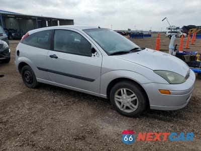 Czwarte zdjęcie samochodu z boku: 2003 FORD FOCUS ZX3 VIN:3FAFP31393R185434 - miniatura