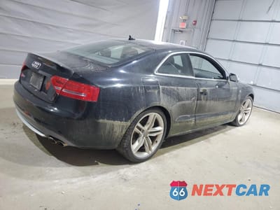 Trzecie zdjęcie samochodu z tyłu: 2010 AUDI S5 PRESTIGE VIN:WAUVVAFRXAA053042 - miniatura