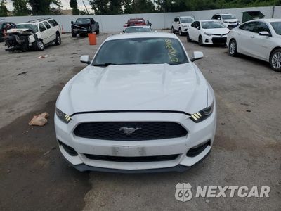 Piąte zdjęcie samochodu w środku: 2015 FORD MUSTANG VIN:1FA6P8AMXF5367480 - miniatura