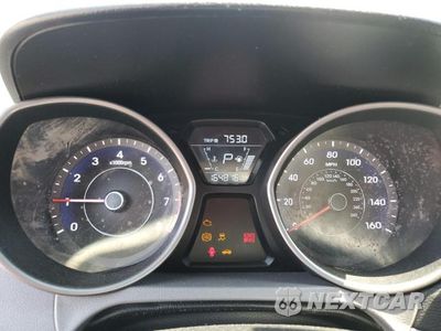 Zdjęcie 9 z 12 samochodu: 2015 HYUNDAI ELANTRA SE VIN:5NPDH4AE3FH556214 - miniatura
