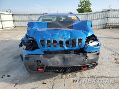 Piąte zdjęcie samochodu w środku: 2019 JEEP CHEROKEE TRAILHAWK VIN:1C4PJMBX7KD139373 - miniatura