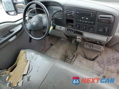 Zdjęcie 8 z 13 samochodu: 2006 FORD F550 SUPER DUTY VIN:1FDAF57P66EC01542 - miniatura
