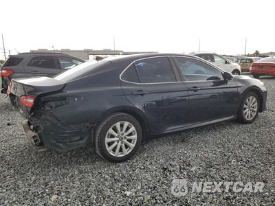 Trzecie zdjęcie samochodu z tyłu: 2020 TOYOTA CAMRY LE VIN:4T1C11AK8LU915106 - miniatura