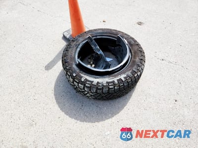 Zdjęcie 13 z 17 samochodu: 2025 GMC YUKON AT4 VIN:1GKS2CRL3SR164136 - miniatura