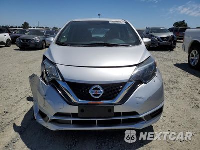Piąte zdjęcie samochodu w środku: 2017 NISSAN VERSA NOTE S VIN:3N1CE2CPXHL362244 - miniatura