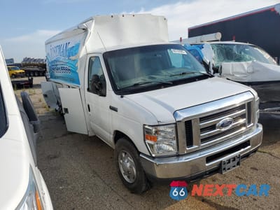 Czwarte zdjęcie samochodu z boku: 2016 FORD ECONOLINE E350 SUPER DUTY CUTAWAY VAN VIN:1FDWE3FS4GDC51639 - miniatura