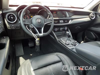 Zdjęcie 8 z 14 samochodu: 2018 ALFA ROMEO STELVIO VIN:ZASFAKAN1J7B90873 - miniatura