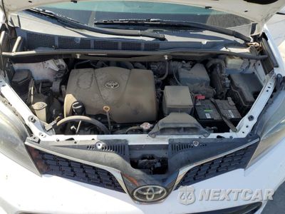Zdjęcie 12 z 16 samochodu: 2018 TOYOTA SIENNA SE VIN:5TDXZ3DC6JS919526 - miniatura