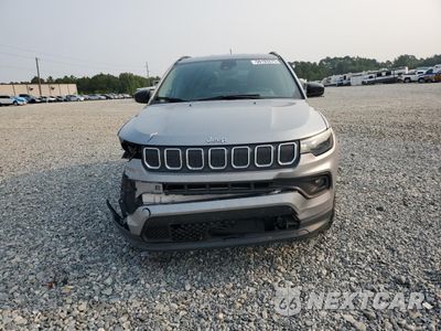 Piąte zdjęcie samochodu w środku: 2022 JEEP COMPASS LATITUDE LUX VIN:3C4NJDFB2NT191045 - miniatura