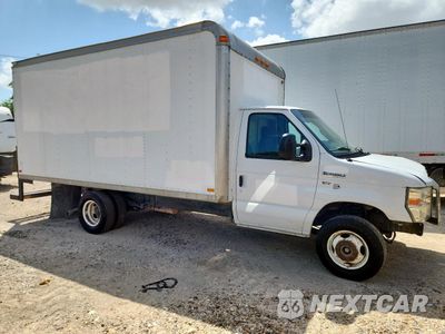 Czwarte zdjęcie samochodu z boku: 2010 FORD ECONOLINE E450 SUPER DUTY CUTAWAY VAN VIN:1FDXE4FS1ADA96307 - miniatura