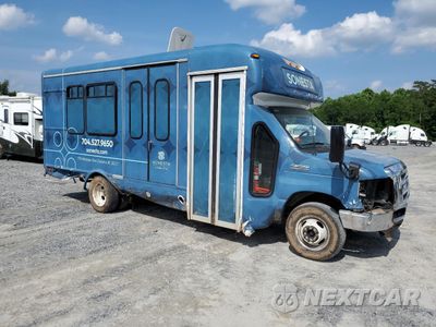 Czwarte zdjęcie samochodu z boku: 2023 FORD ECONOLINE E350 SUPER DUTY CUTAWAY VAN VIN:1FDEE3FN9PDD05734 - miniatura