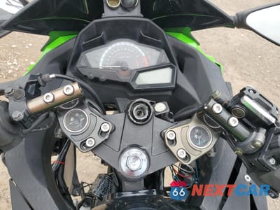 Zdjęcie 7 z 9 samochodu: 2016 KAWASAKI EX300 B VIN:JKAEX8B11GDA29187 - miniatura