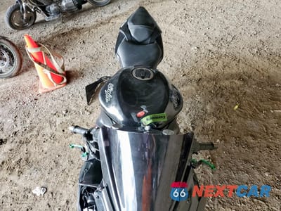 Piąte zdjęcie samochodu w środku: 2020 KAWASAKI ZX636 K VIN:JKBZXJH1XLA006141 - miniatura