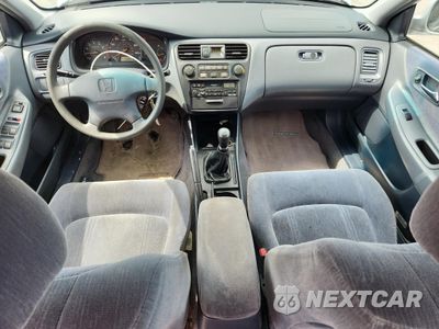 Zdjęcie 8 z 12 samochodu: 2000 HONDA ACCORD LX VIN:1HGCG5542YA119113 - miniatura