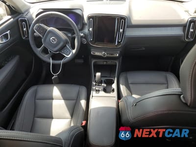 Zdjęcie 8 z 16 samochodu: 2024 VOLVO XC40 CORE VIN:YV4L12UK6R2360261 - miniatura